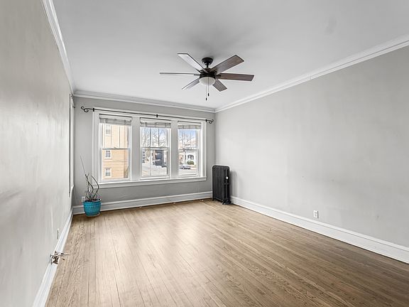 3rd image of 404 S Lombard Ave #1