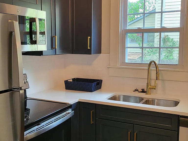 949 W Eastland Ave — Photo 5