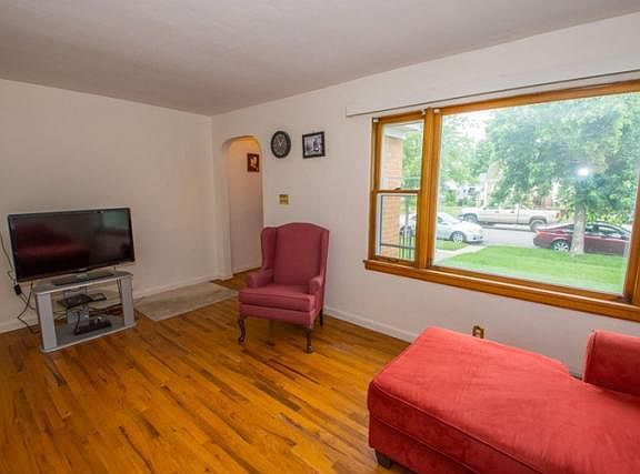 3rd image of 2017 Inglewood Pl
