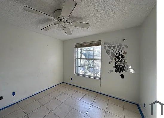 124 Canterbury Pl — Photo 21