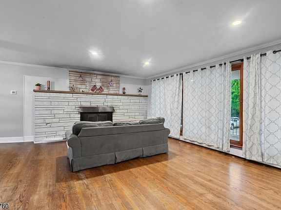 4th image of 20 Bunn Rd