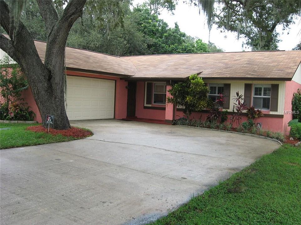 1st image of 301 Foxwood Dr