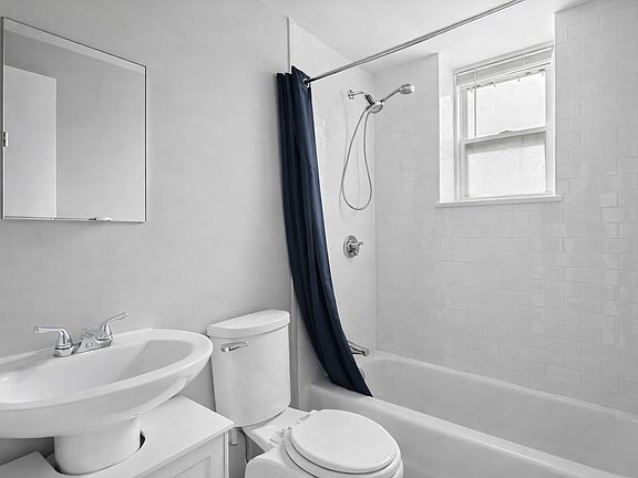 4th image of 212 Sheffield Ave APT 7