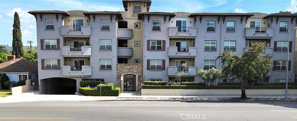 1st image of 13200 Moorpark St APT 201