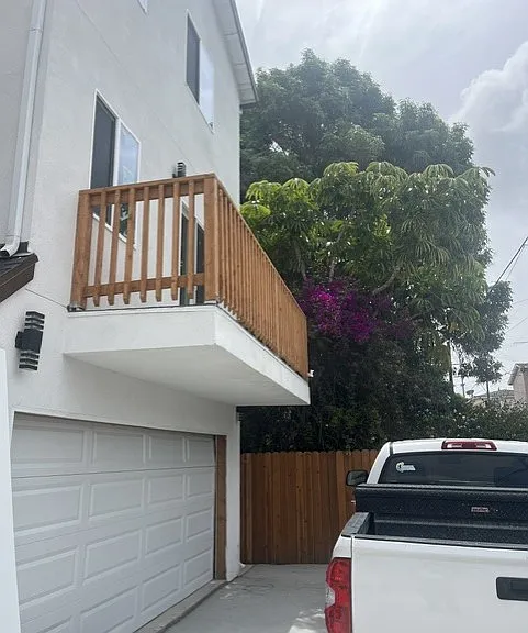 1953 Harrison Ave — Photo 3