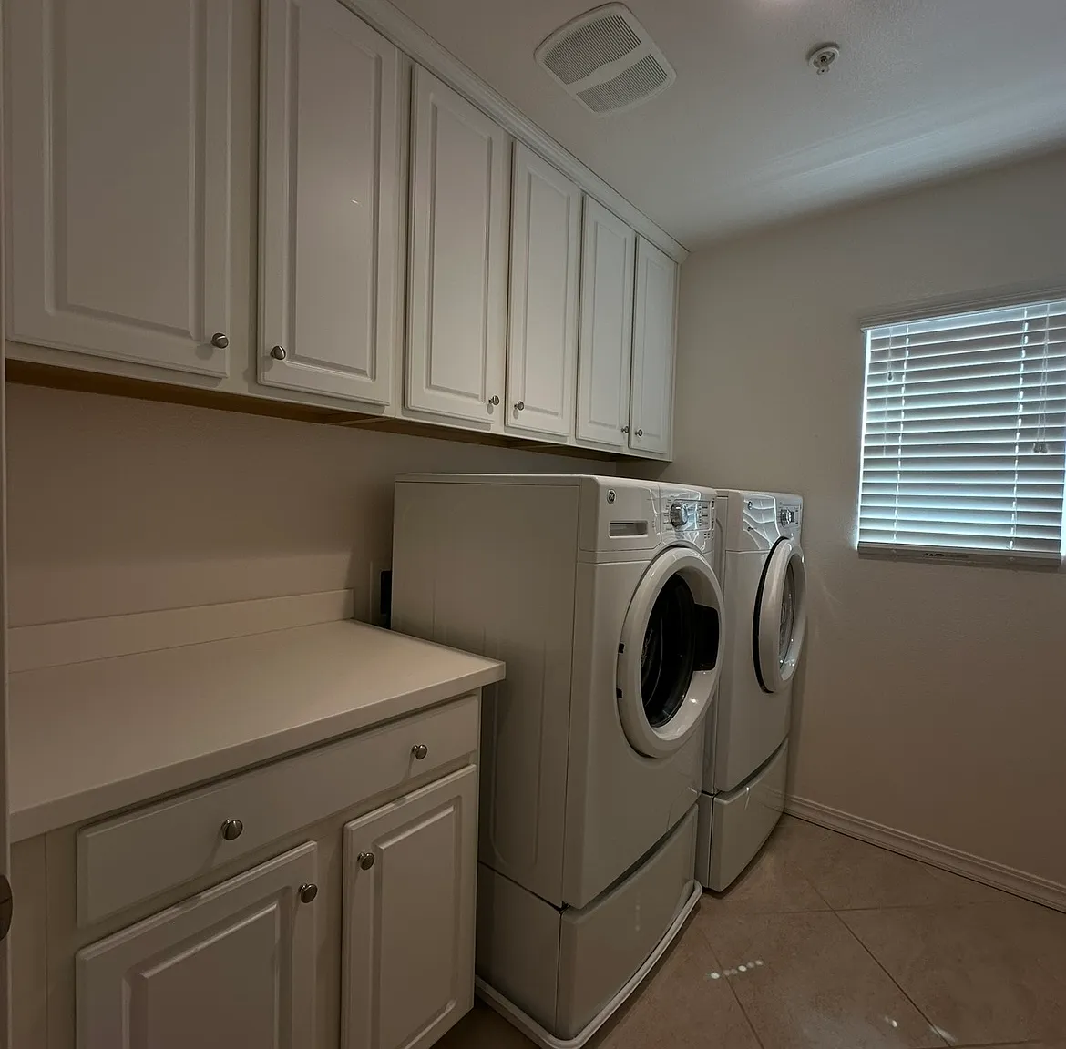 5 bed, 2627 sqft, $3,200 — Photo 4