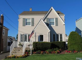 482 Windsor Rd, Wood Ridge, NJ 07075