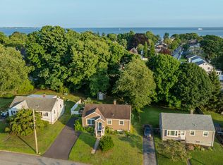 77 Bayshore Dr, New London, CT 06320