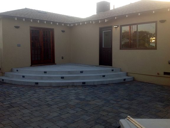 3rd image of 1028 N Orchard Dr