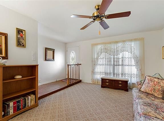4th image of 916 Berrywood Dr