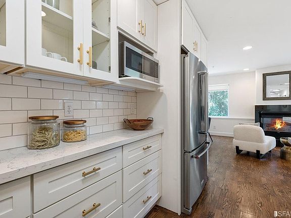 3rd image of 270 Henry St APT 102