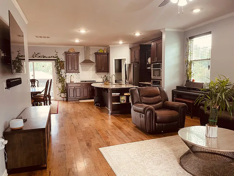 4860 Lily Garden Dr — Photo 9
