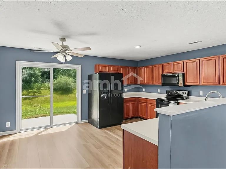 3136 Hidden Creek Dr — Photo 4