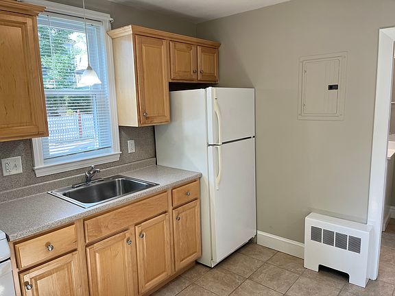 3rd image of 66 Walnut St APT 1