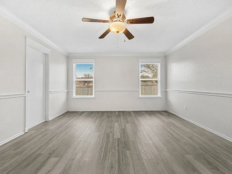 1005 Judy Ln — Photo 10