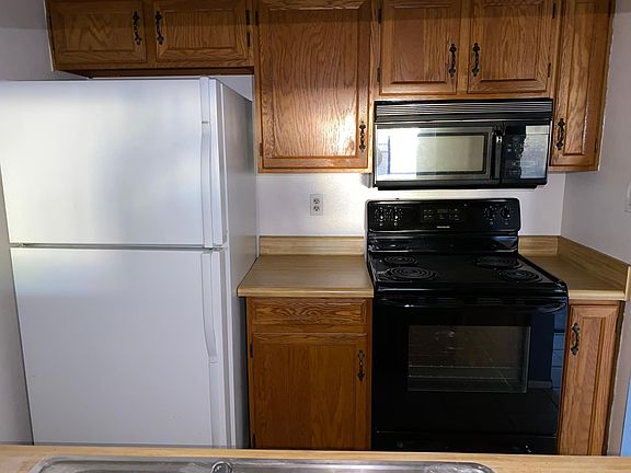 2nd image of 540 N May St APT 1147