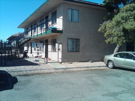 Bonanza 1804 - Exterior View