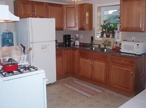2nd image of 8 Staten St #3