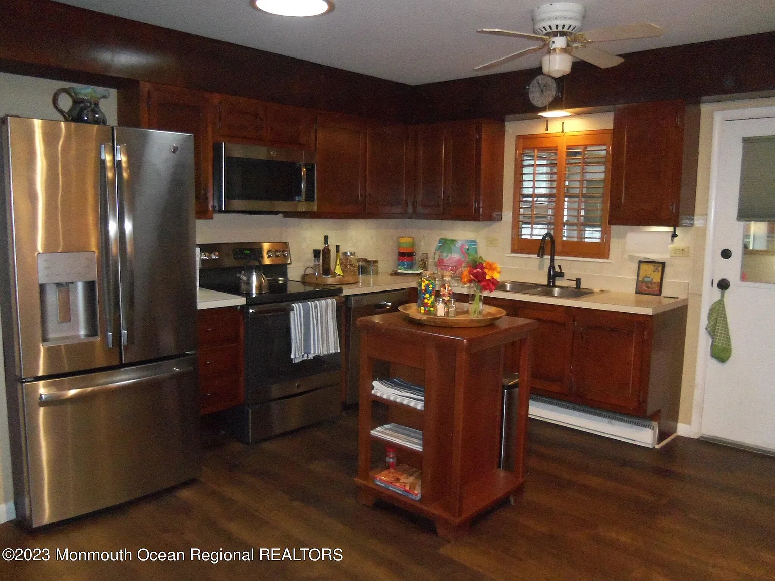 64E Buckingham Drive photo 1