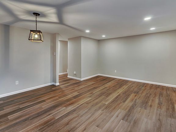 3rd image of 2403 26th Ave SE