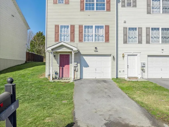 61 Cosmos Dr, Martinsburg, WV 25404