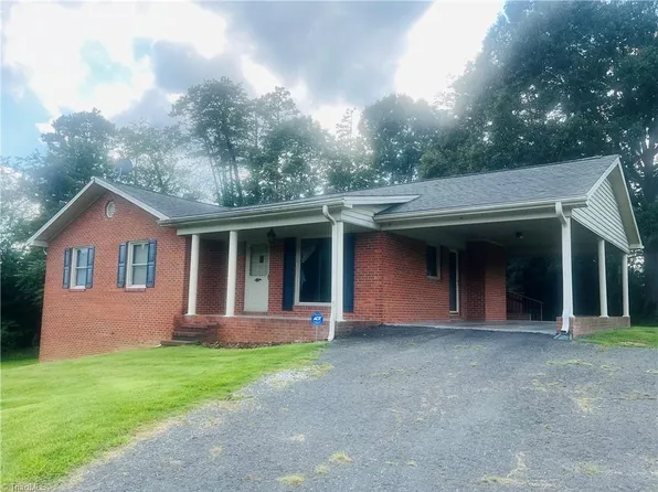505 Belvue Dr, Mount Airy, NC 27030