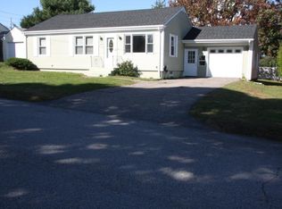 33 Pine Tree Rd, Portsmouth, RI 02871