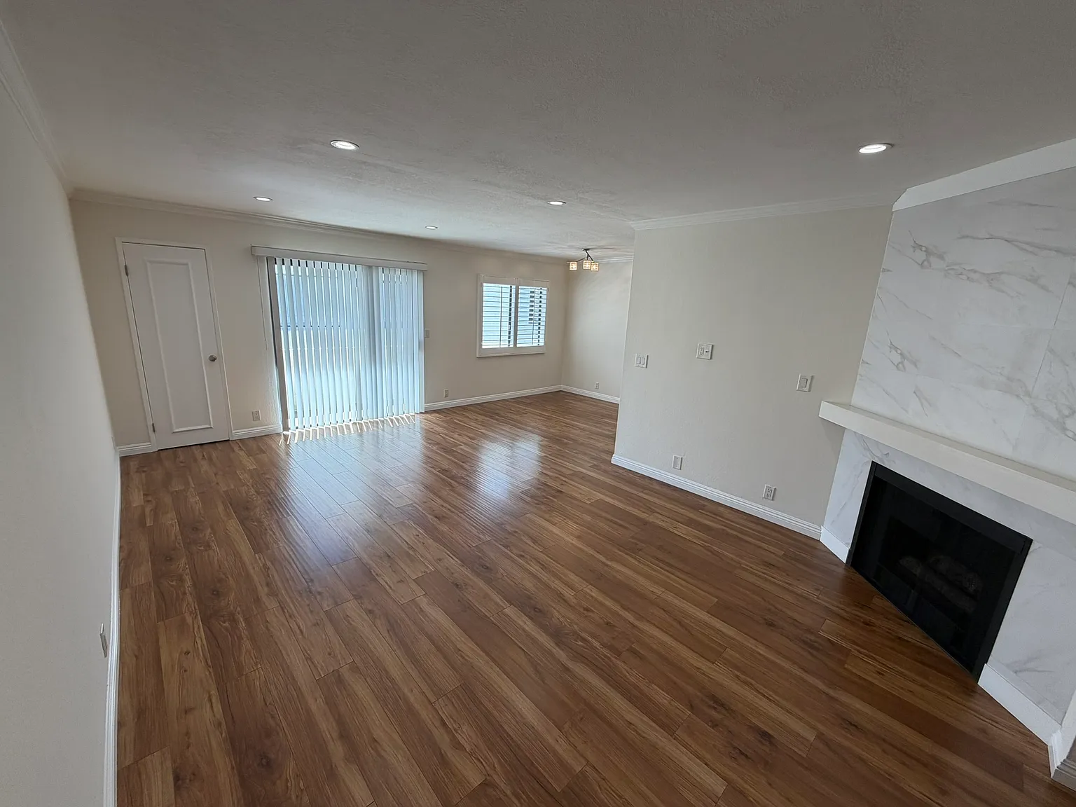 2 bed, 800 sqft, $2,600 — Photo 3