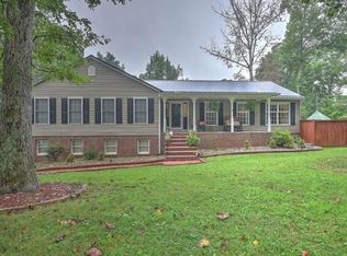 733 Dover Ave, Mount Carmel, TN 37645