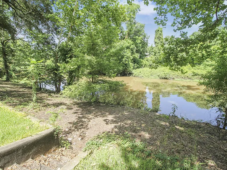 536 Oak Dr — Photo 35