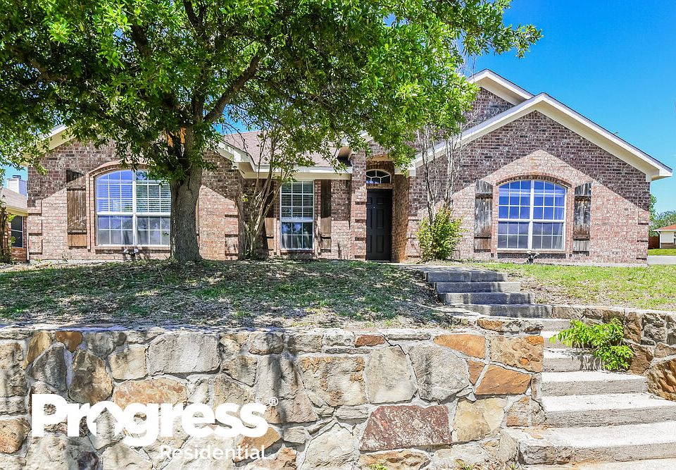 1st image of 932 Jacobs Crossing Ct
