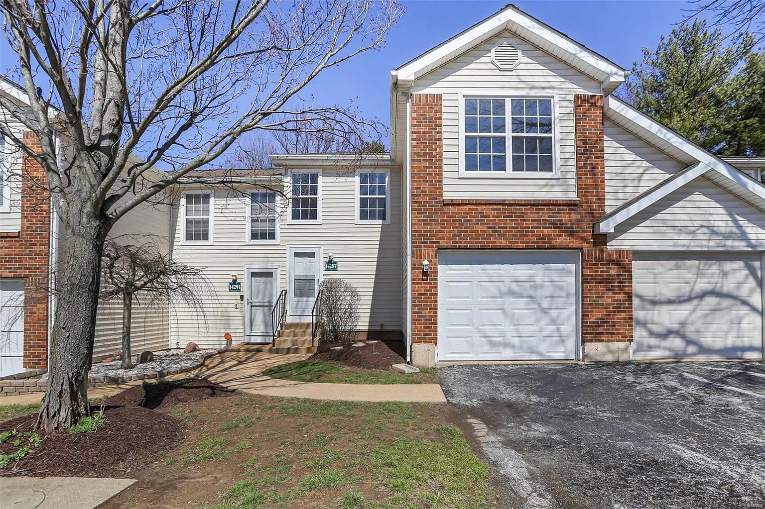 14287 Riverfront Dr photo 1