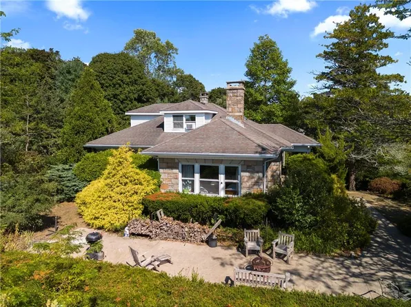 2 Brass Ring Rd, Westerly, RI 02891