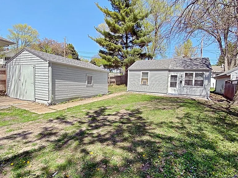 5648 Dorcas St — Photo 1