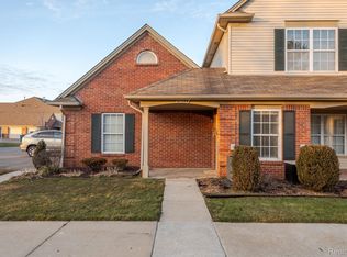 21599 Majestic Dr, Brownstown, MI 48183