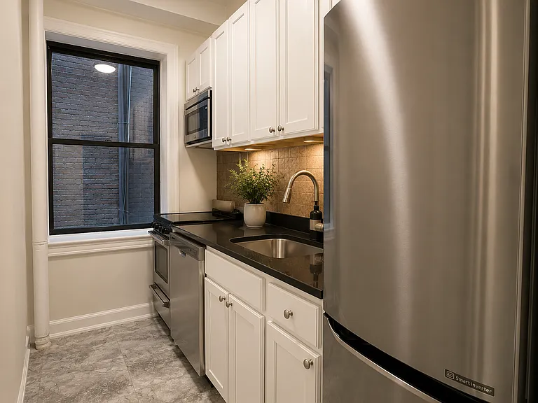 74 W 69th St #2R — Photo 2