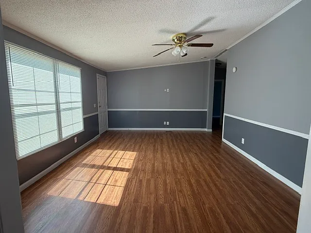 3 bed, 2.0 bath, 1188 sqft, $1,400 — Photo 3