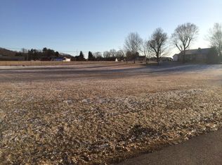 420 Sunnybrook Dr, Hurricane, WV 25526