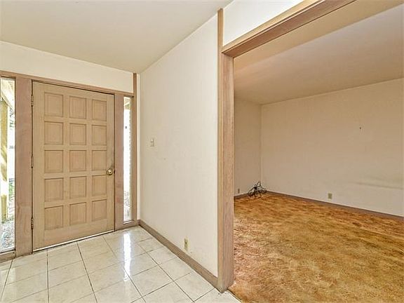 2nd image of 6917 Thorncliffe Dr