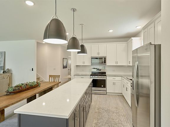 5th image of 120 Chestnut Gate Dr