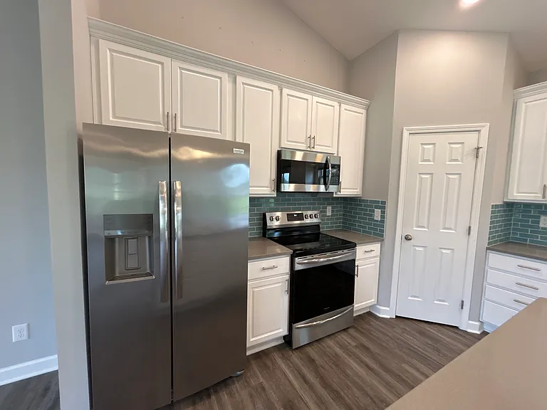 866 SE Santee Dr — Photo 16