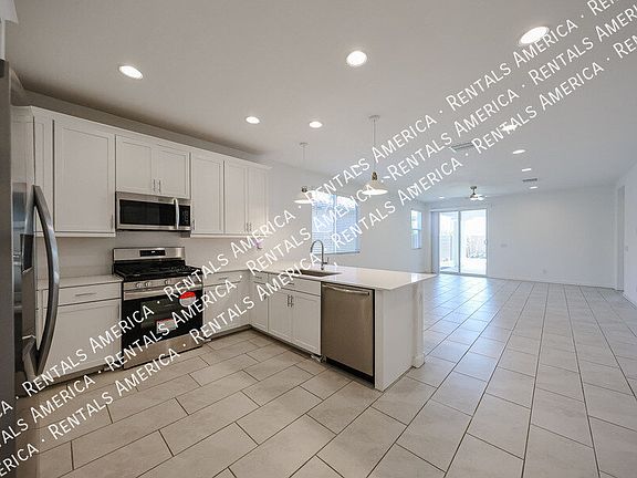 3rd image of 3119 W Via Dona Rd
