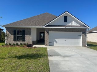 208 Bon Ami Dr, Freeport, FL 32439