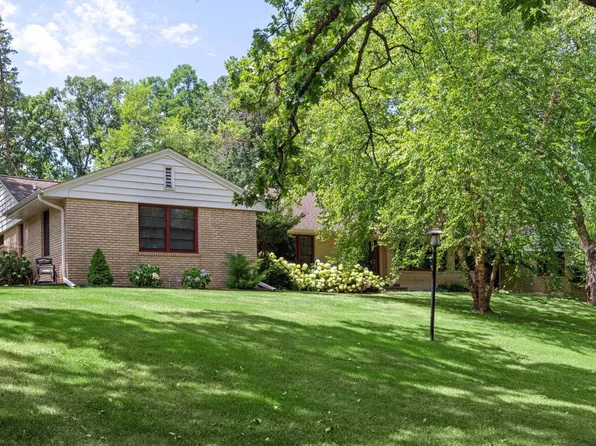 1 Fletcher Pl, Hopkins, MN 55305