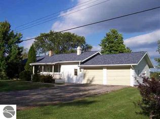 427 S Hayes St, Rose City, MI 48654