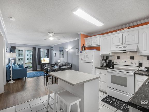 2nd image of 400 Plantation Rd #2217