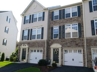 1632 Oakridge Ln, Hellertown, PA 18055