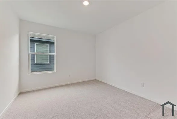 4017 Equestrian Dr — Photo 9