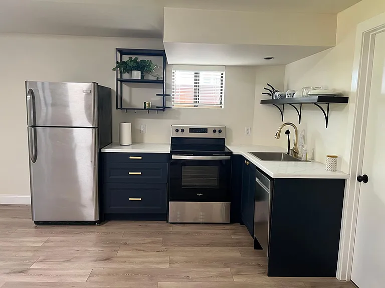2900 Evergreen Dr — Photo 4