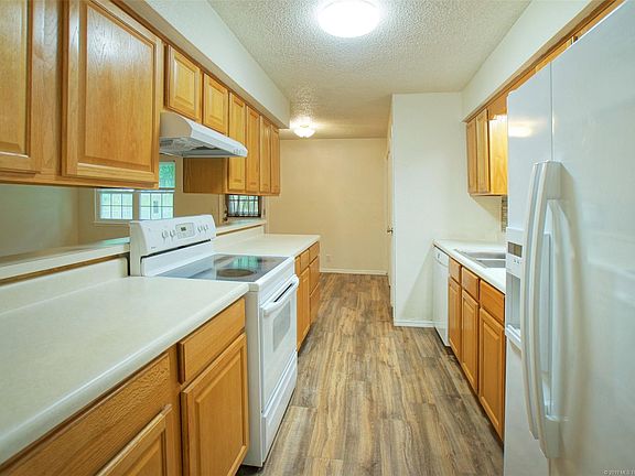 5th image of 21412 E 32nd Pl S